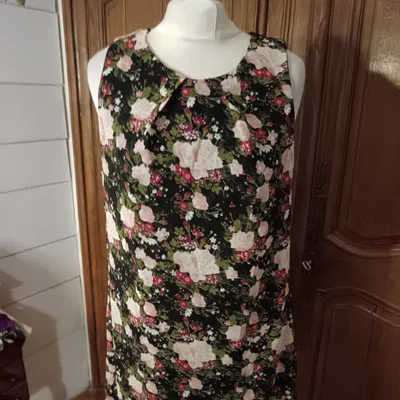 Robe été noir fleur blanches tissaia 